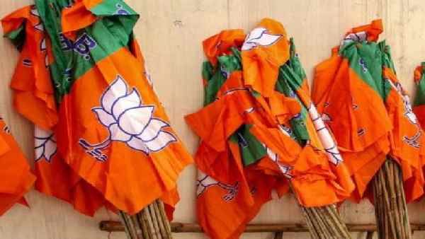 UP Panchayat Elections 2021: सपा से पिछड़ने के बाद भाजपा ने लगाया इस तिकड़म पर जोर