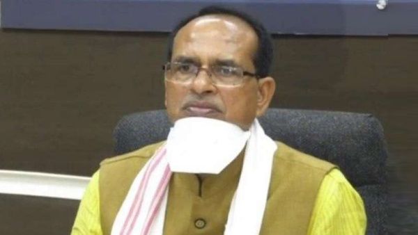 मध्य प्रदेश: कोरोना कर्फ्यू से प्रभावित मजदूरों को बड़ी राहत, CM शिवराज चौहान ने दी आर्थिक मदद