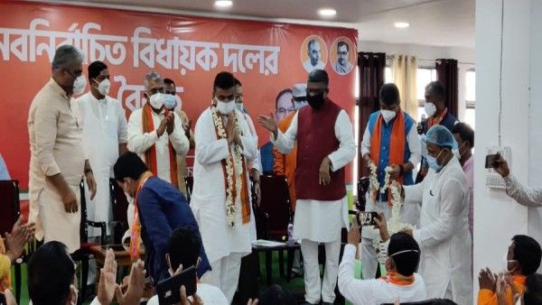 नंदीग्राम सीट पर ममता बनर्जी को हराने वाले सुवेंदु अधिकारी को बीजेपी ने बनाया नेता प्रतिपक्ष