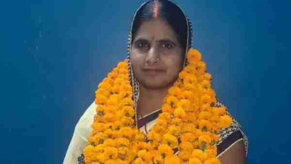 UP Panchayat Chunav: गोंडा में लाटरी सिस्टम से हुआ विजेता का फैसला, दोनों प्रत्याशियों के मिले थे बराबर वोट