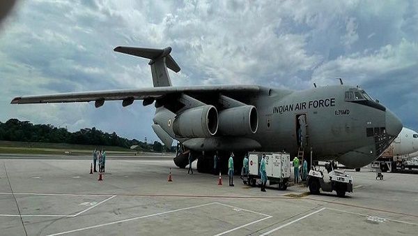 कोविड-19 के खिलाफ भारत ने झोंकी पूरी ताकत, ऑक्सीजन, रेमडेसिविर की किल्लत होगी बहुत जल्द खत्म