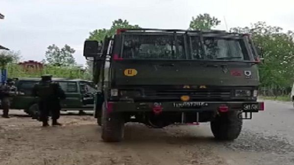 उत्तरी कश्मीर के सोपोर में मारे गए दो आतंकी, एनकाउंटर अभी भी है जारी