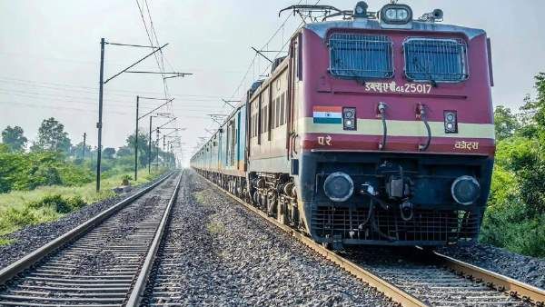 कौशांबी: महिला ने तीन बच्‍चों संग ट्रेन के आगे कूदकर दी जान, नहीं हो सकी शि‍नाख्‍त