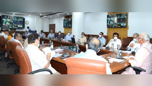 कोरोना से निपटने की तैयारियों की निगरानी के लिए 17 जिलों में घूमे CM खट्टर, जानिए कहां-क्या निर्देश दिए