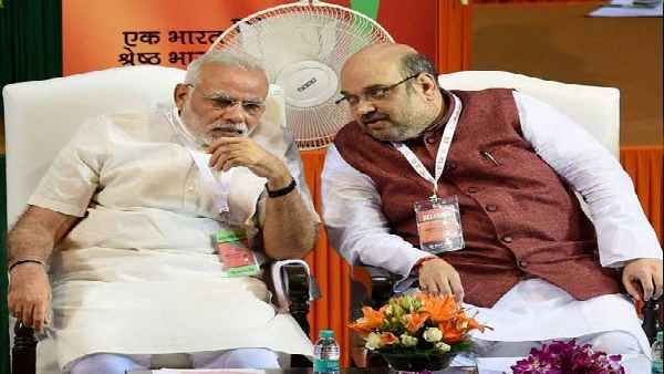 शिवसेना का हमला- मोदी-शाह यूपी चुनाव की तैयारी कर रहे, ये जीत की हवस से गंगा हिंदू शववाहिनी बन जाएगी