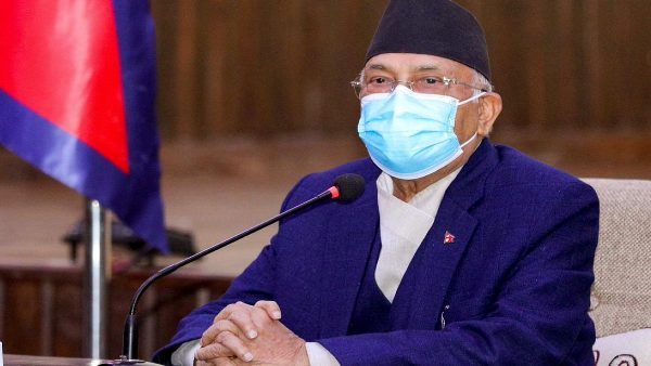 नेपाल: केपी शर्मा ओली को लगा बड़ा झटका, संसद को भंग कर राष्ट्रपति ने की मध्यावधि चुनाव की घोषणा