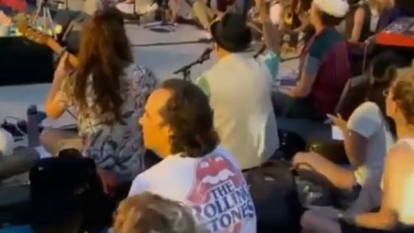 भारत के लिए दोस्त देश में प्रार्थना, ॐ नमः शिवाय का कीर्तन कर रहे इजरायली लोग, वीडियो वायरल