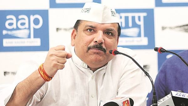 बलिया में पेट्रोल से जलाए जा रहे शव, WHO का सर्टीफ‍िकेट लेकर पीठ थपथपा रही योगी सरकार: संजय सिंह