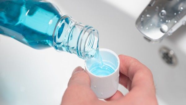 अमेजन पर ऑर्डर किया माउथवॉश, लेकिन बदले में मिला शानदार चमचमाता...हो गई चांदी