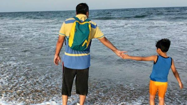 Father's Day 2021: फादर्स डे को यादगार बना सकते हैं पिता को दिए आपके ये खास तोहफे