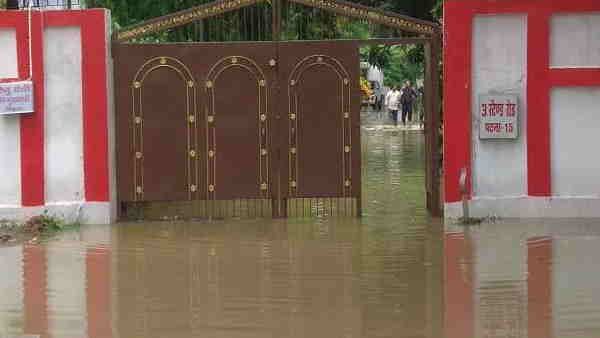 बिहारः चार घंटे की मूसलाधार बारिश से जलजमाव, डिप्टी सीएम के आवास में भी घुसा पानी