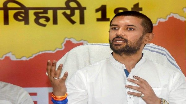 LJP में बगावत के बाद चिराग पासवान अलग-थलग, बीजेपी ने भी बनाई दूरी