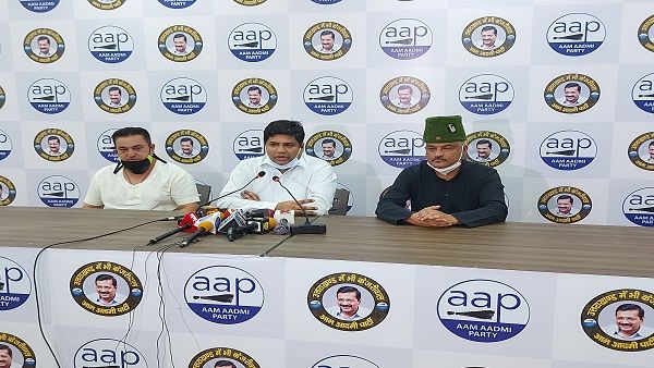उत्तराखंड में आम आदमी पार्टी के डॉक्टर अभियान को मिल रहा है जनसमर्थन, रोजाना 2000 लोग ले रहे हैं सलाह