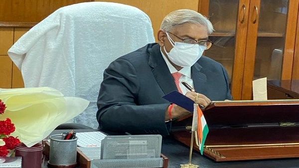 रिटायर्ड जस्टिस अरुण मिश्रा ने संभाला NHRC के अध्यक्ष का पदभार, पीएम मोदी की सदस्यता वाले पैनल ने किया था चयन