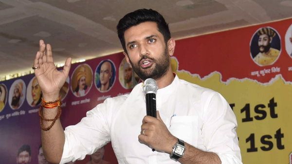 LJP में सियासी घमासान के बीच चिराग पासवान का बड़ा फैसला, प्रिंस राज की जगह राजू तिवारी को बनाया बिहार अध्यक्ष