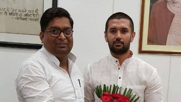 LJP ROW: चिराग की मदद को आगे आया उनका खास दोस्त 'सौरभ', शेयर की रामविलास पासवान की चिठ्ठी