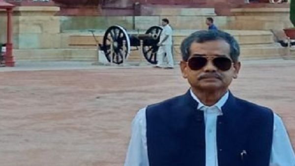 TMC में शामिल होंगे प्रणब दा के बेटे अभिजीत मुखर्जी?, डिलीट Tweet ने बढ़ाई हलचल