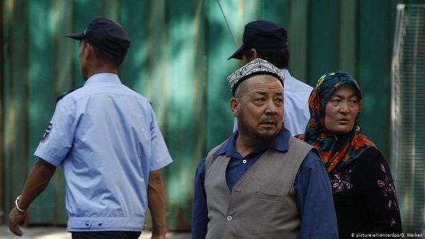 योजनाबद्ध तरीके से मुसलमानों की आबादी घटा रहा है चीनः रिपोर्ट