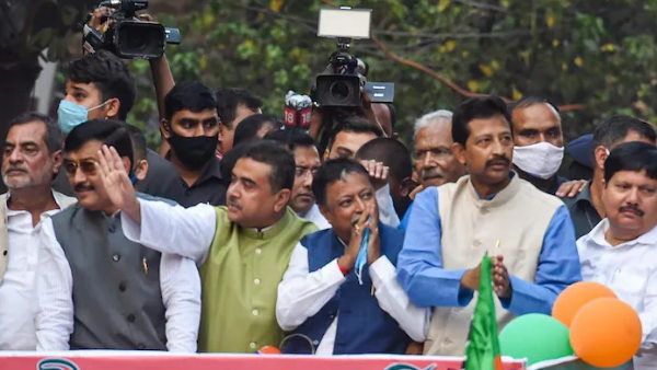 बंगाल BJP में घमासान की आशंका, अहम बैठक में नहीं पहुंचे मुकुल रॉय और राजीव बनर्जी