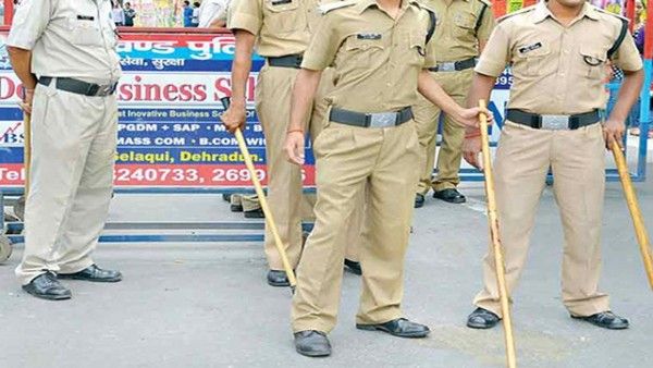 दो महीनों के भीतर उत्तराखंड में 2,382 पुलिसकर्मी कोरोना से संक्रमित, 93 फीसदी ने ली थी वैक्सीन की दोनों डोज