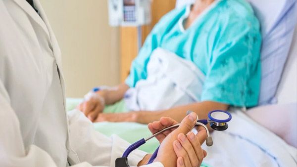 #ICUdiary: कोरोना ICU वॉर्ड में ड्यूटी करने वाली डॉक्टर की आपबीती