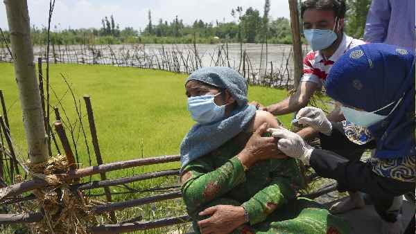 J&K के इस गांव ने बनाया रिकॉर्ड, खानाबदोश आबादी के बावजूद 100% वैक्सीनेशन