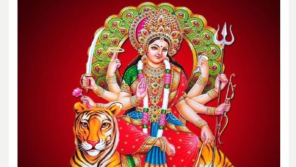 Masik Durga Asthami 2021:  मासिक अष्टमी पर कीजिए मां दुर्गा की आरती, दुख होंगे दूर