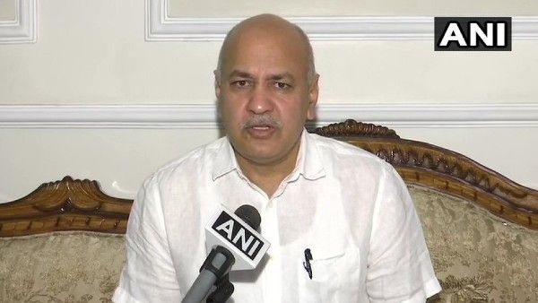 बीजेपी पर सिसोदिया का पलटवार- 'वो चाहते हैं कि जारी रहे राशन की चोरी और AAP चुप बैठे'