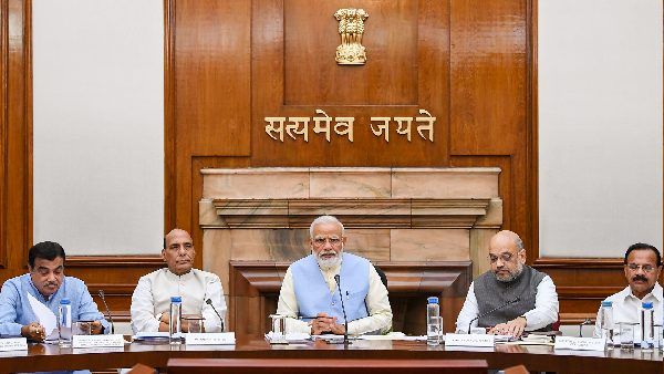 मोदी कैबिनेट विस्तार से पहले इन नेताओं ने की पीएम से मुलाकात, देखिए पूरी लिस्ट