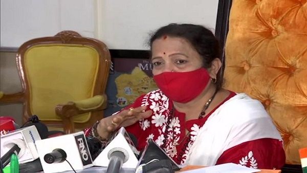 मलाड में चार मंजिला इमारत गिरने पर गुस्‍साईं मुंबई की मेयर, बोलीं- प्रशासन ठीक से काम करे तो ना हों ऐसी घटनाएं