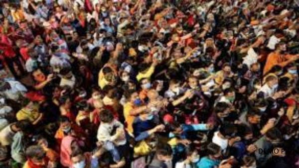 क्या मध्य प्रदेश के गांव चाटूखेड़ा में लोगों को कोरोना से बचाने के लिए दो परियां आईं? जानिए पूरा मामला