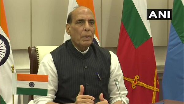 एके एंटनी और शरद पवार से मिले राजनाथ सिंह, LAC संघर्ष को लेकर दी जानकारी