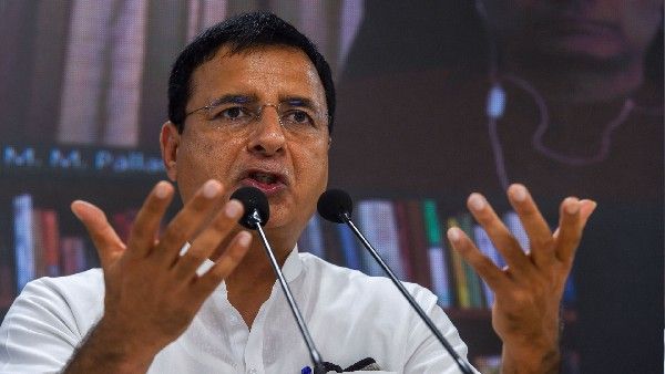 Linking Aadhaar with Voter ID: SC से सुरजेवाला को झटका, याचिका पर सुनवाई से इनकार, कहा- हाई कोर्ट जाएं