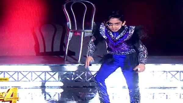 Super Dancer: गोविंदा ने संचित के डांस से खुश होकर गिफ्ट किया अपना गोल्‍डन जैकेट, देखें वीडियो