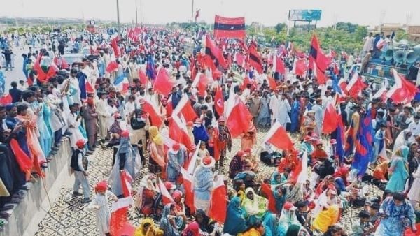 पाकिस्तान के सिंध में बड़ी बगावत! सिंध बनेगा हिंदुस्तान के नारे लगे, मुख्यमंत्री ने इमरान खान को बहरा कहा
