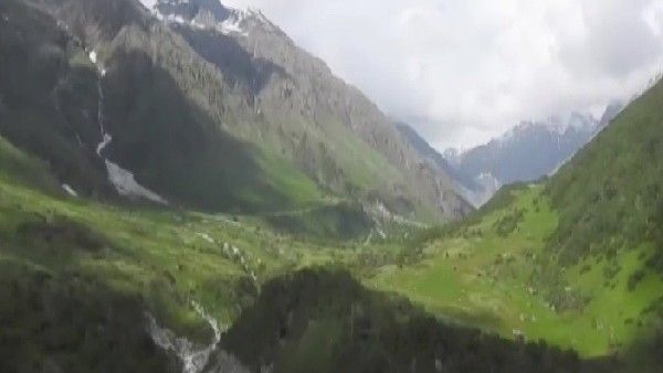 उत्तराखंड: चमोली में 'फूलों की घाटी' पर्यटकों के लिए खुली, साथ लानी होगी कोरोना निगेटिव रिपोर्ट