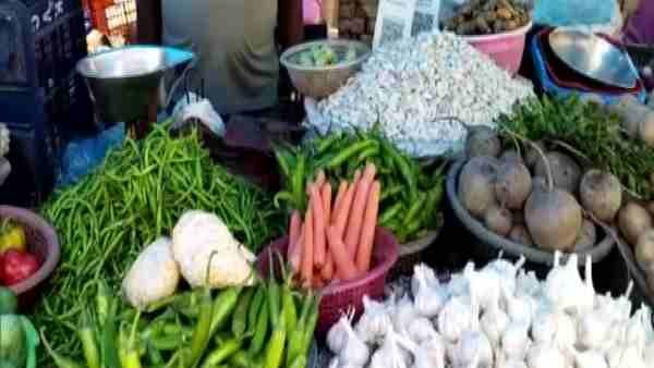पेट्रोल और डीजल के बढ़ते दामों ने बिगाड़ा किचन का बजट, अब सब्जियों के भी बढ़ने लगे दाम