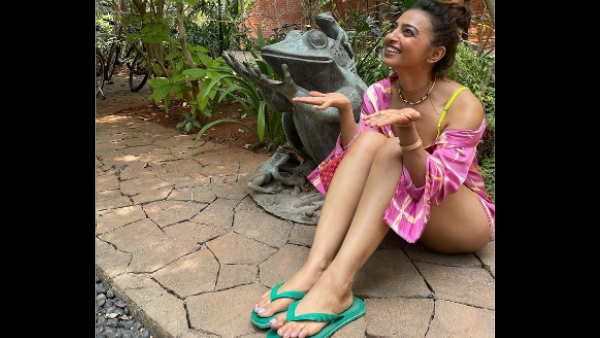 राधिका आप्टे ने शर्ट और हवाई चप्पलों में शेयर की तस्वीर, बोलीं- हम सब जानवर हैं...