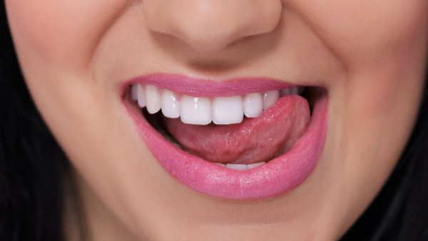 दांतों के लिए बड़े काम के हैं ये घरेलू नुस्खे, बनेंगे मोती की तरह चमकदार
