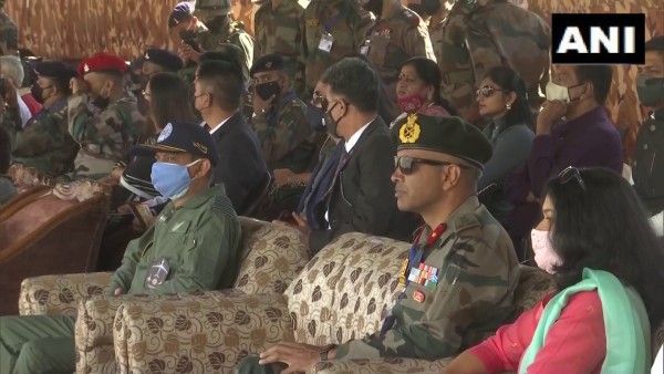 कारगिल विजय दिवस से पहले युद्ध के नायकों के परिवारों ने द्रास में उनके बलिदानों को किया याद