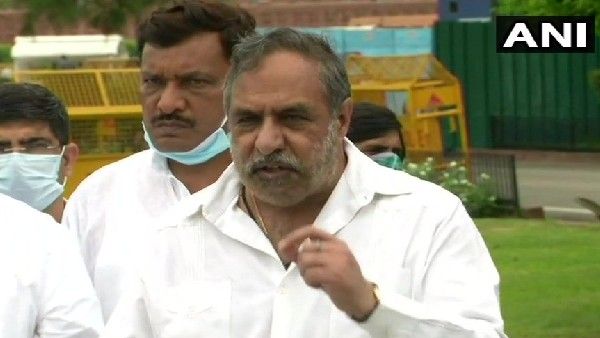 'पेगासस प्रोजेक्ट' को लेकर संसद में हंगामा, आनंद शर्मा बोले- चर्चा से बच रही है मोदी सरकार