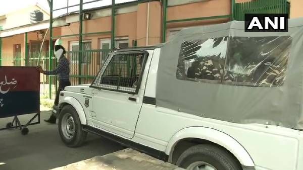 जम्मू-कश्मीर में भारत के सबसे बड़े गन लाइसेंस रैकेट का खुलासा, 22 ठिकानों पर CBI की छापेमारी