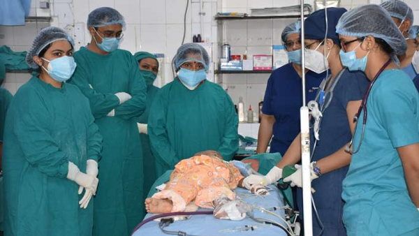गुजरात: मूक-बधिर जन्मे बच्चों को सुनने में सक्षम बनाने वाली कोकलियर इम्प्लांट सर्जरी इस शहर में भी हो सकेगी