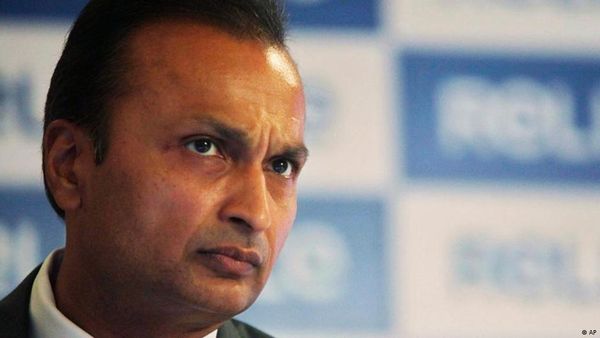 पेगाससः सूची में अनिल अंबानी का नाम, फ्रांस के राष्ट्रपति ने बदला फोन