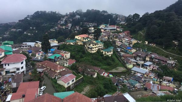 रोज घरों से दूर सोते हैं उत्तराखंड के इन गांवों के लोग