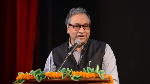 टीएमसी ने प्रसार भारती के पूर्व सीईओ जवाहर सरकार को राज्यसभा के लिए किया नामित