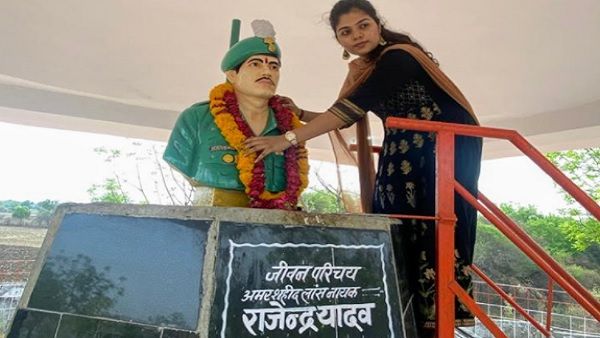 Kargil Vijay Diwas:'मेरे शहीद पिता के शव को लाने में 13 दिन लग गए थे', कारगिल हीरो की बेटी ने बताई कहानी