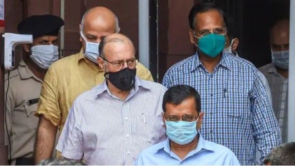 मनीष सिसोदिया के आरोपों को LG अनिल बैजल ने बताया निराधार, सुप्रीम कोर्ट के फैसले का दिया हवाला