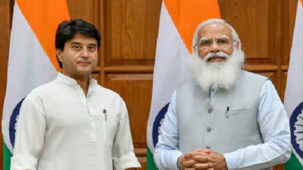 ज्‍योतिरादित्‍य सिंधिया बने उड्डयन मंत्री तो लोग बोले- हवाई जहाज मिल गया अब बस 'पायलट' चाहिए