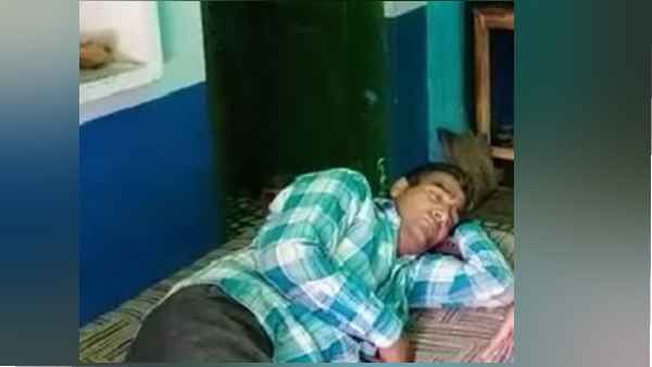 मिलिए कलयुग के कुंभकरण पुरखाराम से, जो 25 दिनों तक लगातार सोते हैं